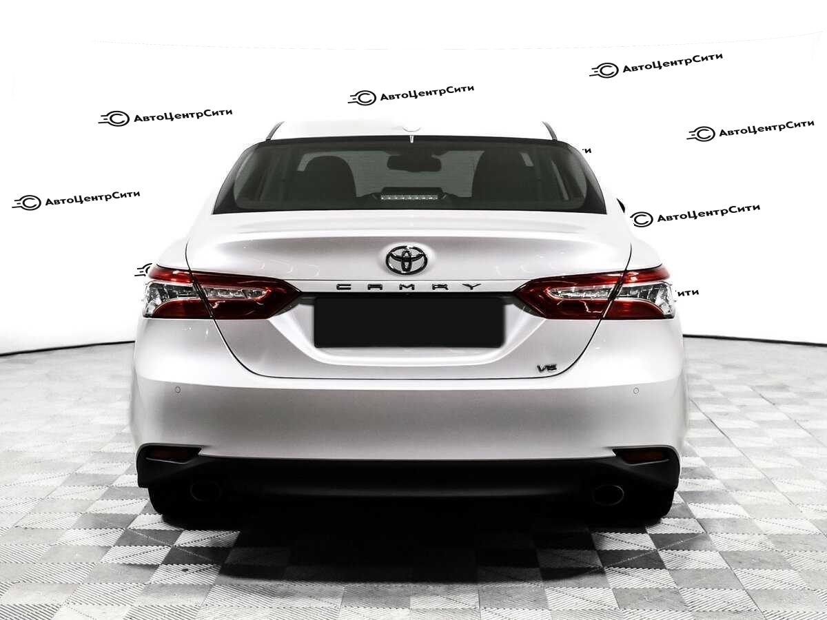 Toyota Camry с пробегом — 2018 год. Фото: #5