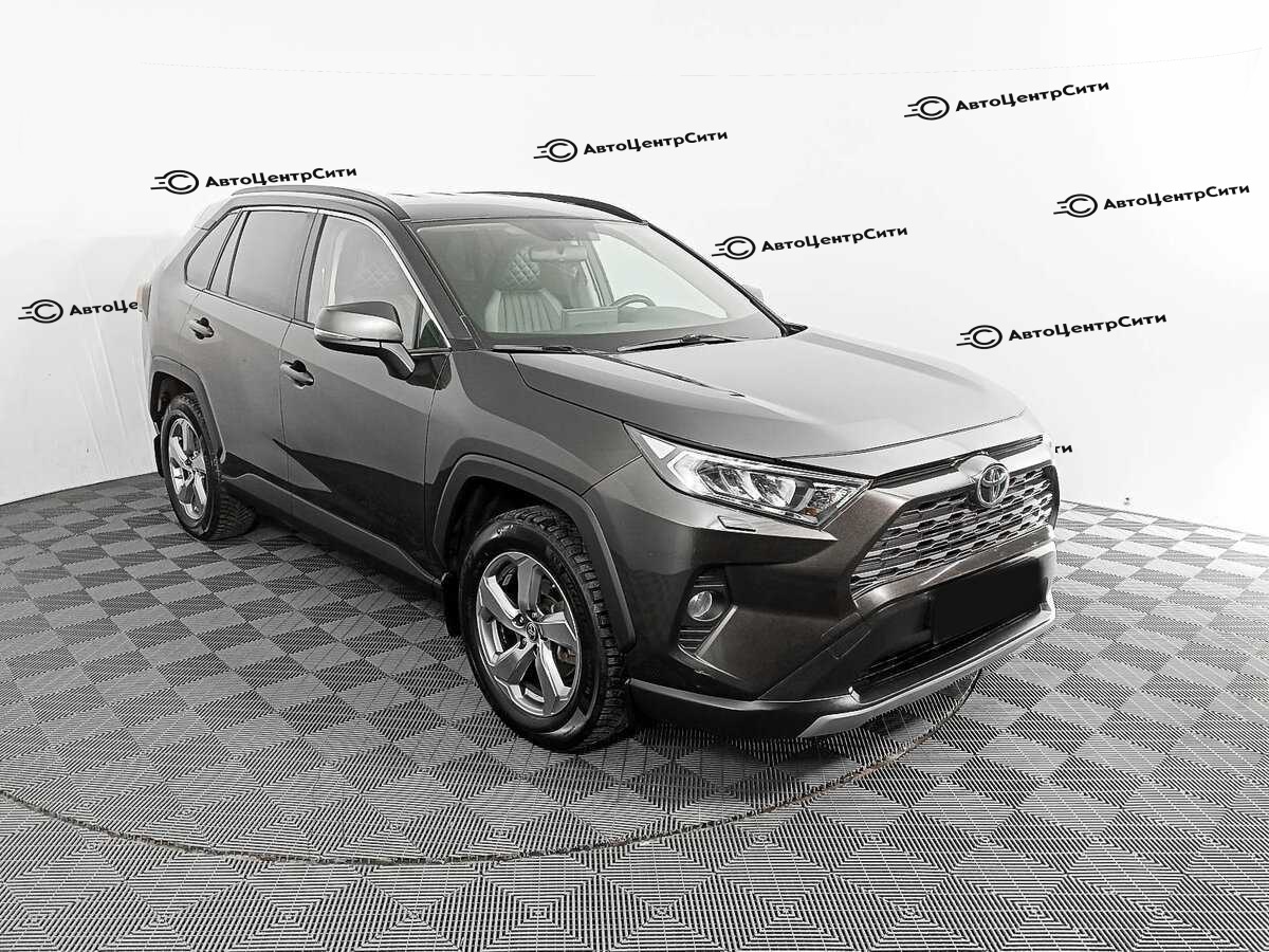 Toyota RAV4 с пробегом — 2019 год. Фото: #2
