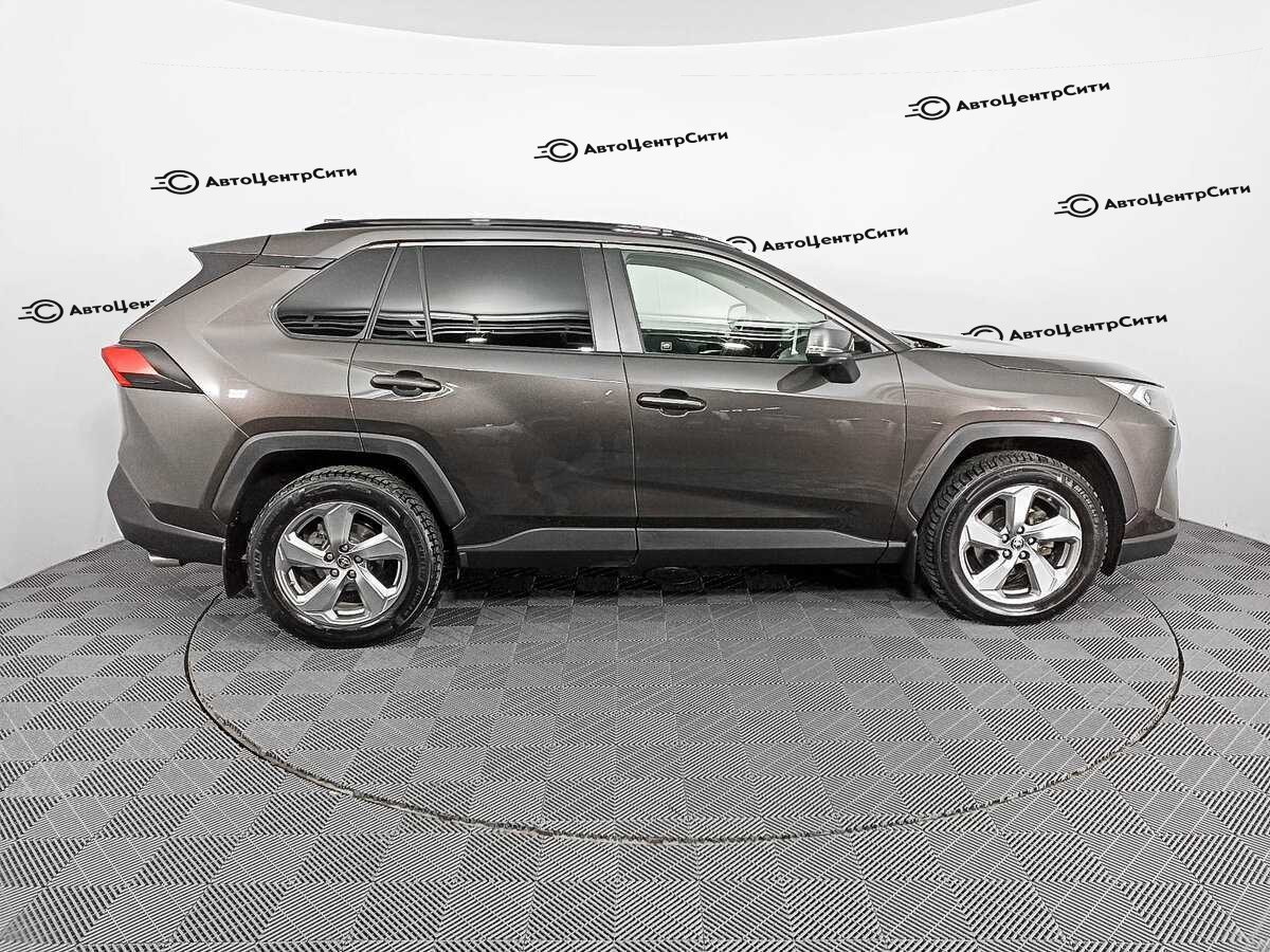Toyota RAV4 с пробегом — 2019 год. Фото: #3