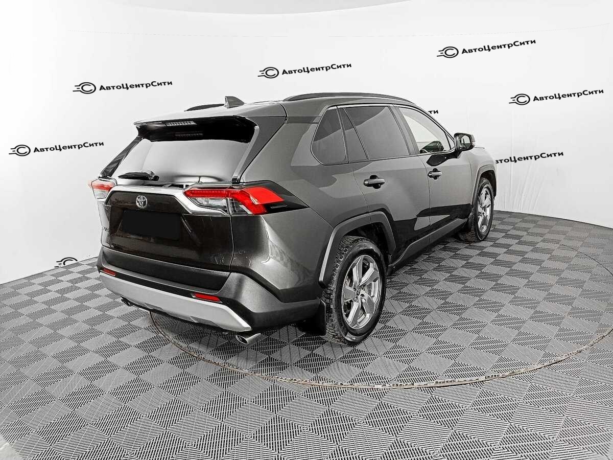 Toyota RAV4 с пробегом — 2019 год. Фото: #4