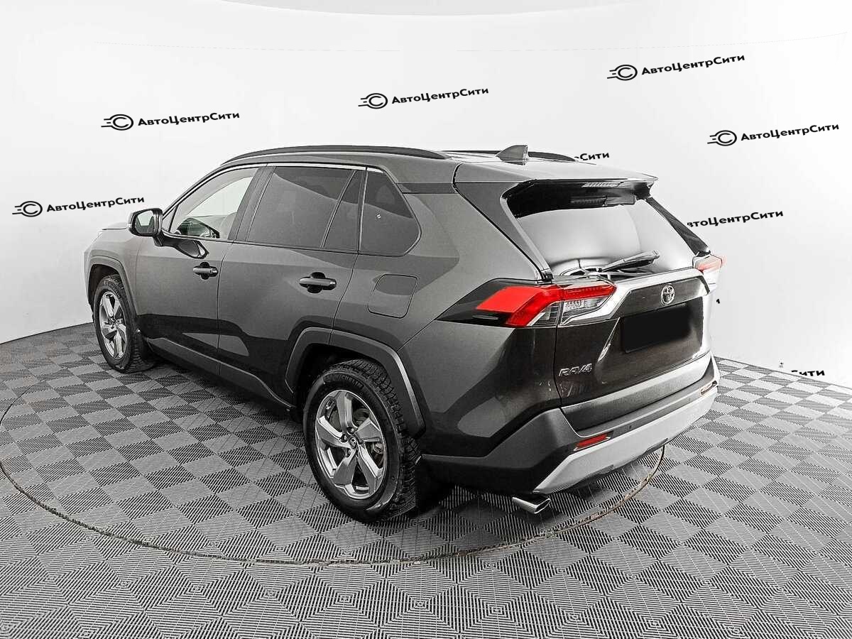 Toyota RAV4 с пробегом — 2019 год. Фото: #5