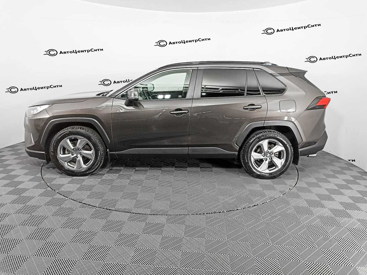 Toyota RAV4 с пробегом — 2019 год. Фото: #6