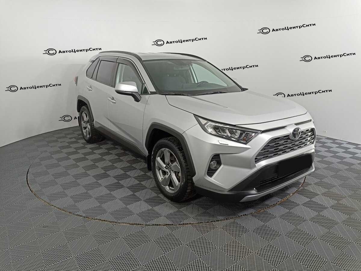 Toyota RAV4 с пробегом — 2019 год. Фото: #2