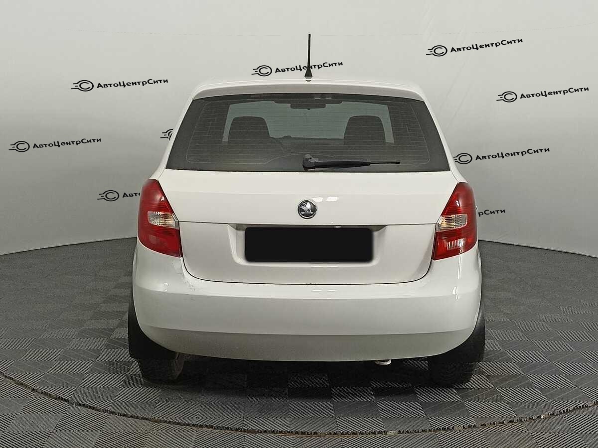 Skoda Fabia с пробегом — 2013 год. Фото: #5