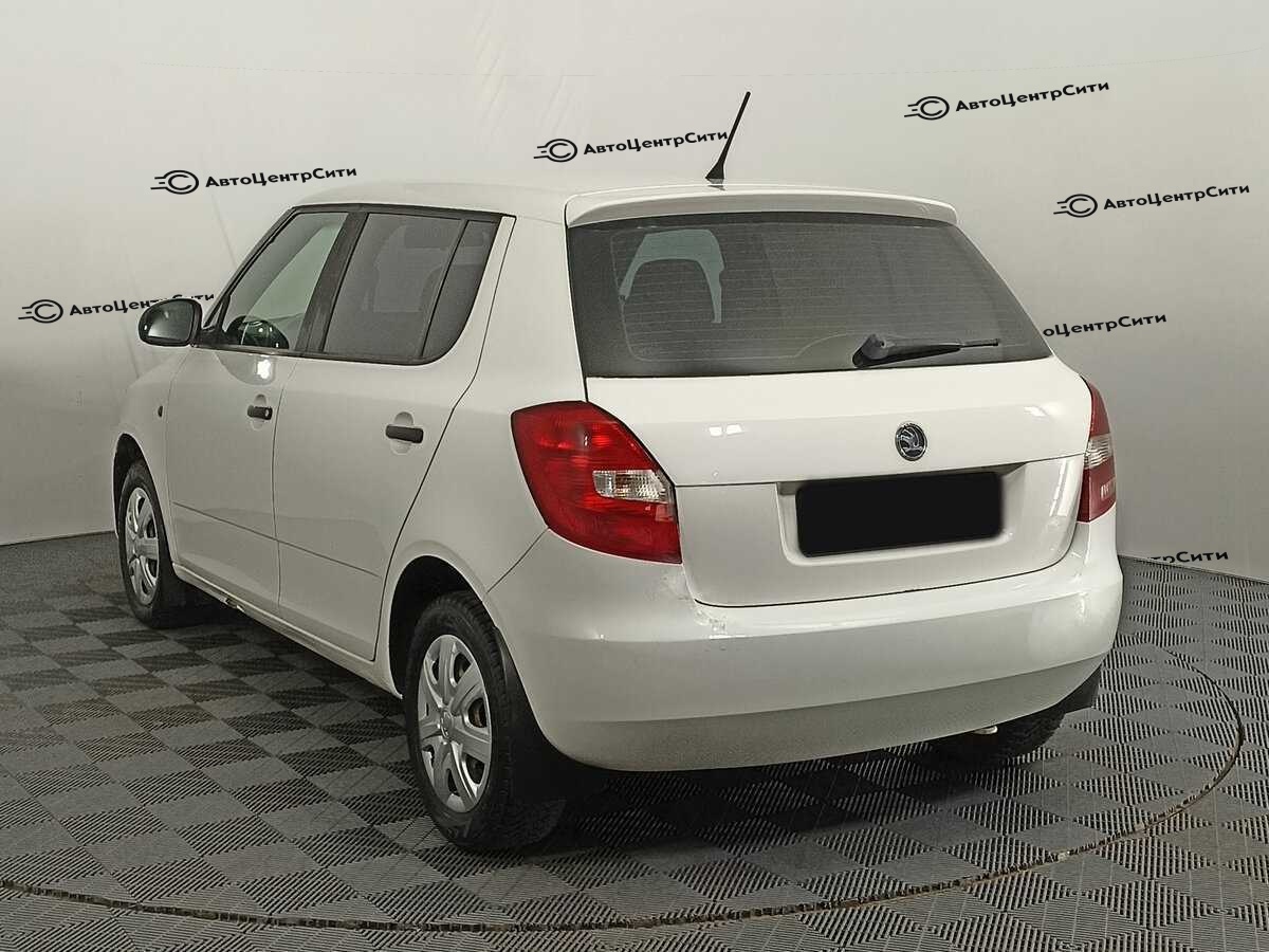 Skoda Fabia с пробегом — 2013 год. Фото: #6