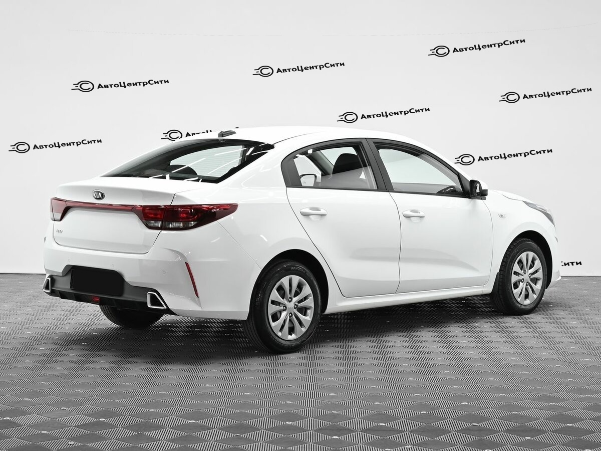 Kia Rio с пробегом — 2020 год. Фото: #1