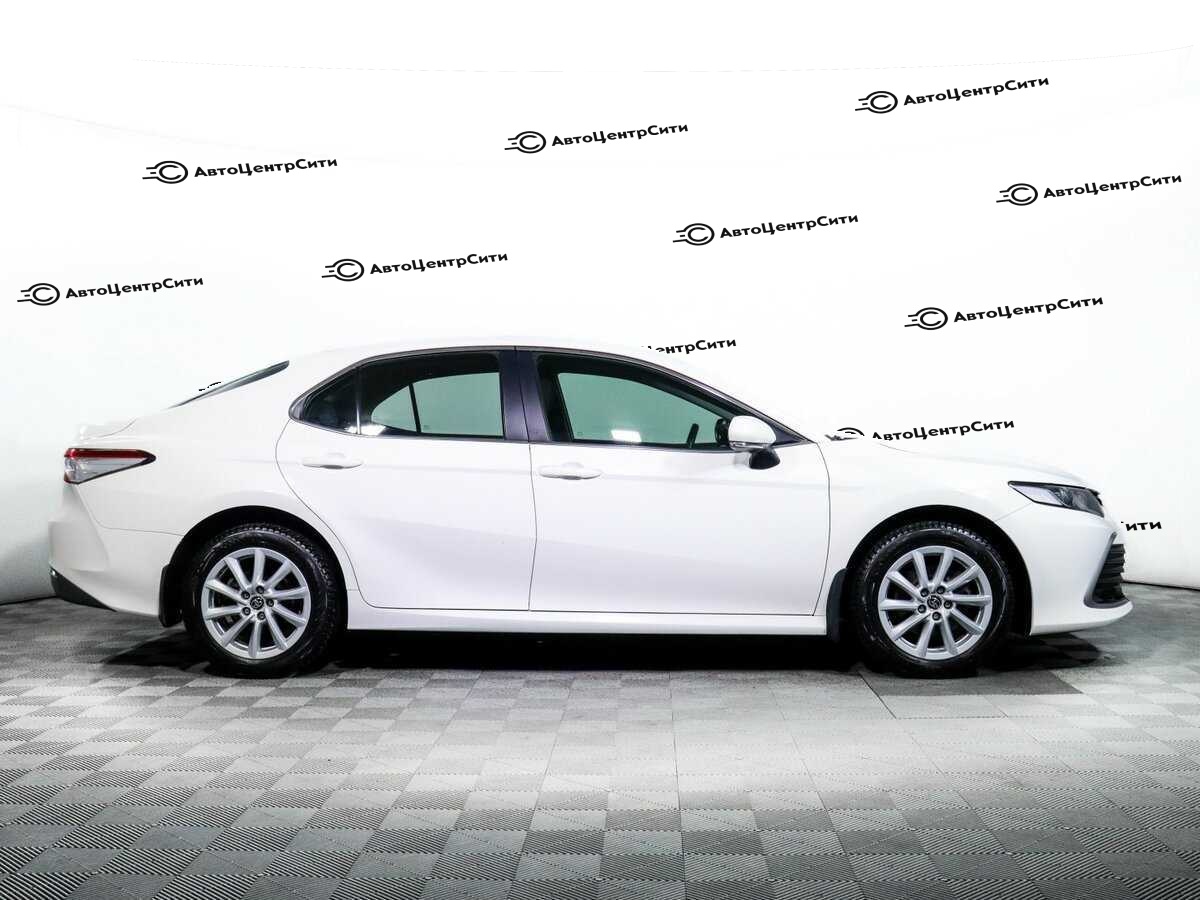 Toyota Camry с пробегом — 2021 год. Фото: #3