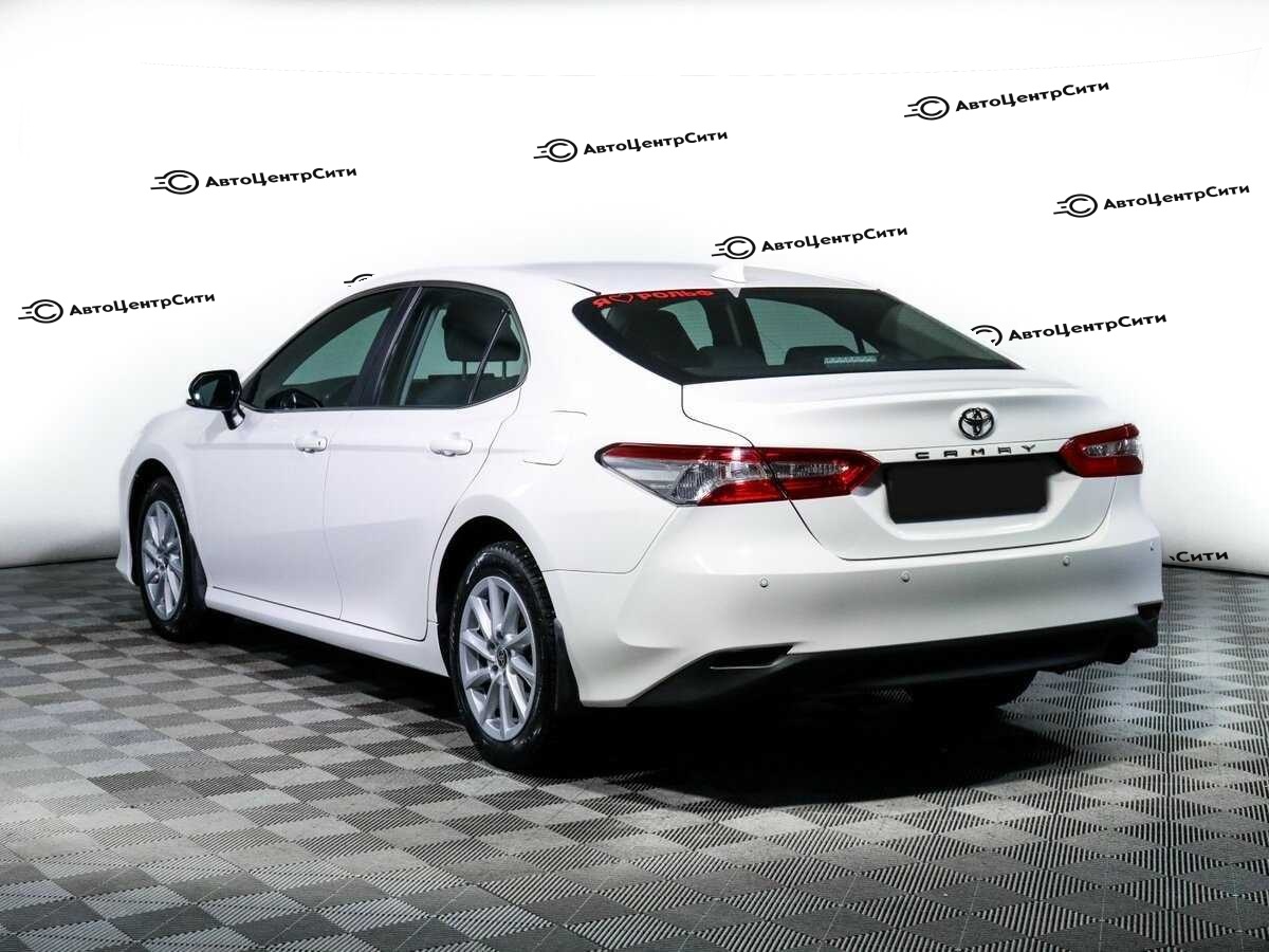Toyota Camry с пробегом — 2021 год. Фото: #6