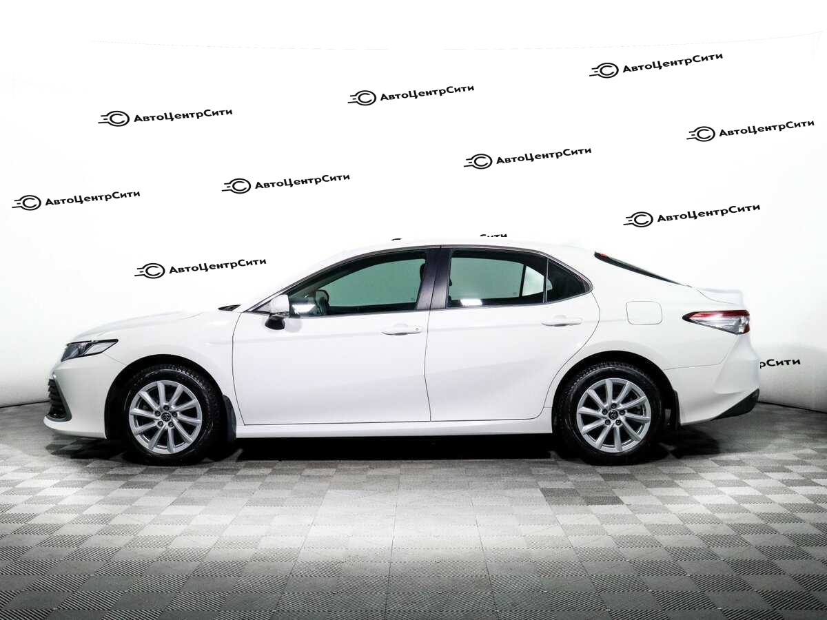 Toyota Camry с пробегом — 2021 год. Фото: #7