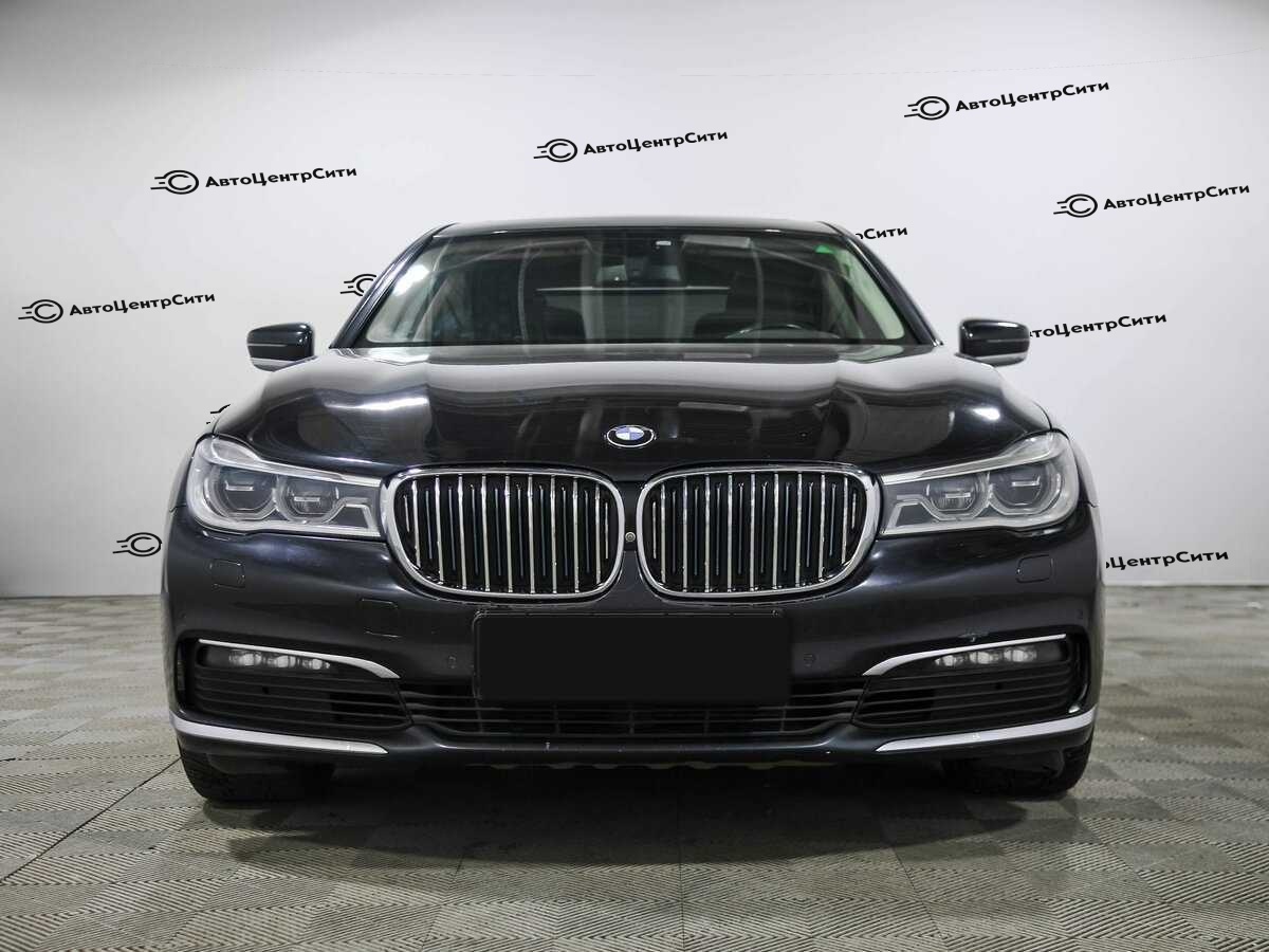 BMW 7 серии с пробегом — 2018 год. Фото: #1