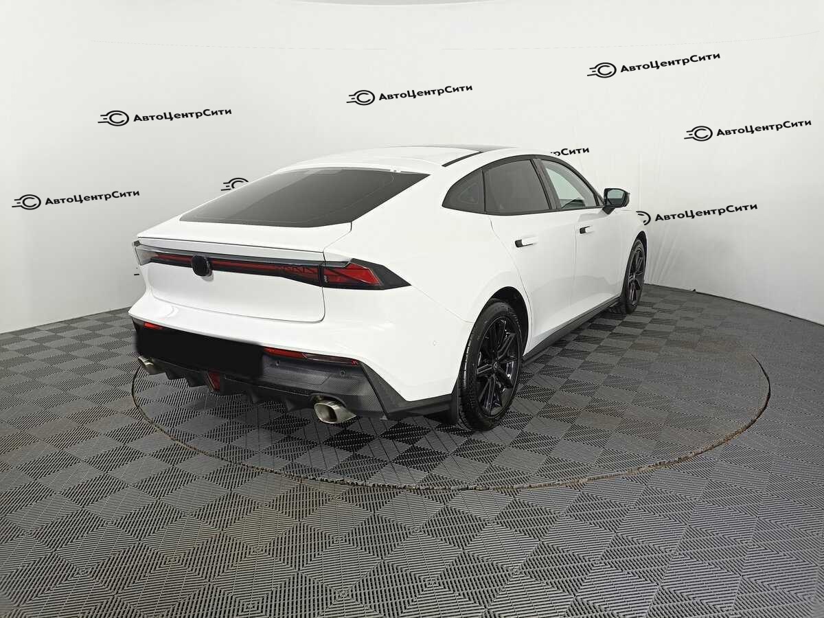 Changan UNI-V с пробегом — 2023 год. Фото: #4