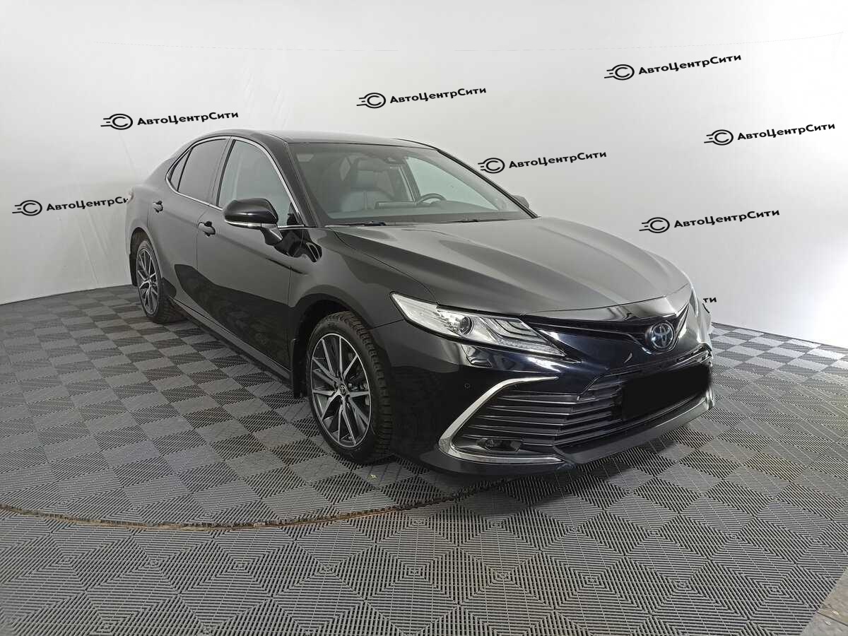 Toyota Camry с пробегом — 2021 год. Фото: #2