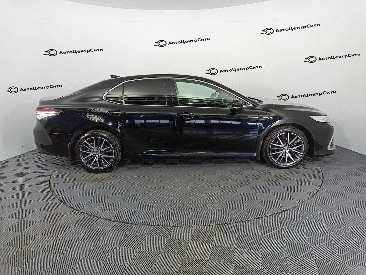 Toyota Camry с пробегом — 2021 год. Фото: #3