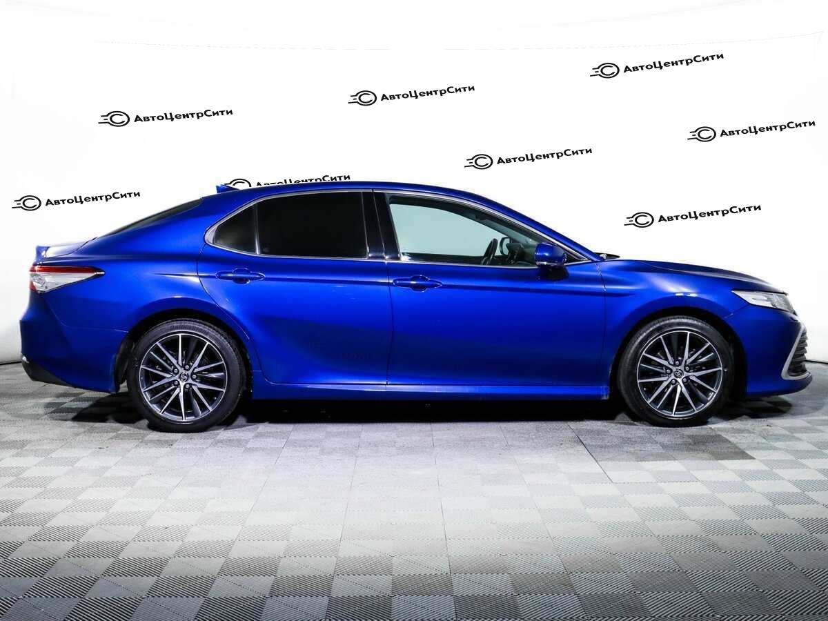 Toyota Camry с пробегом — 2021 год. Фото: #3