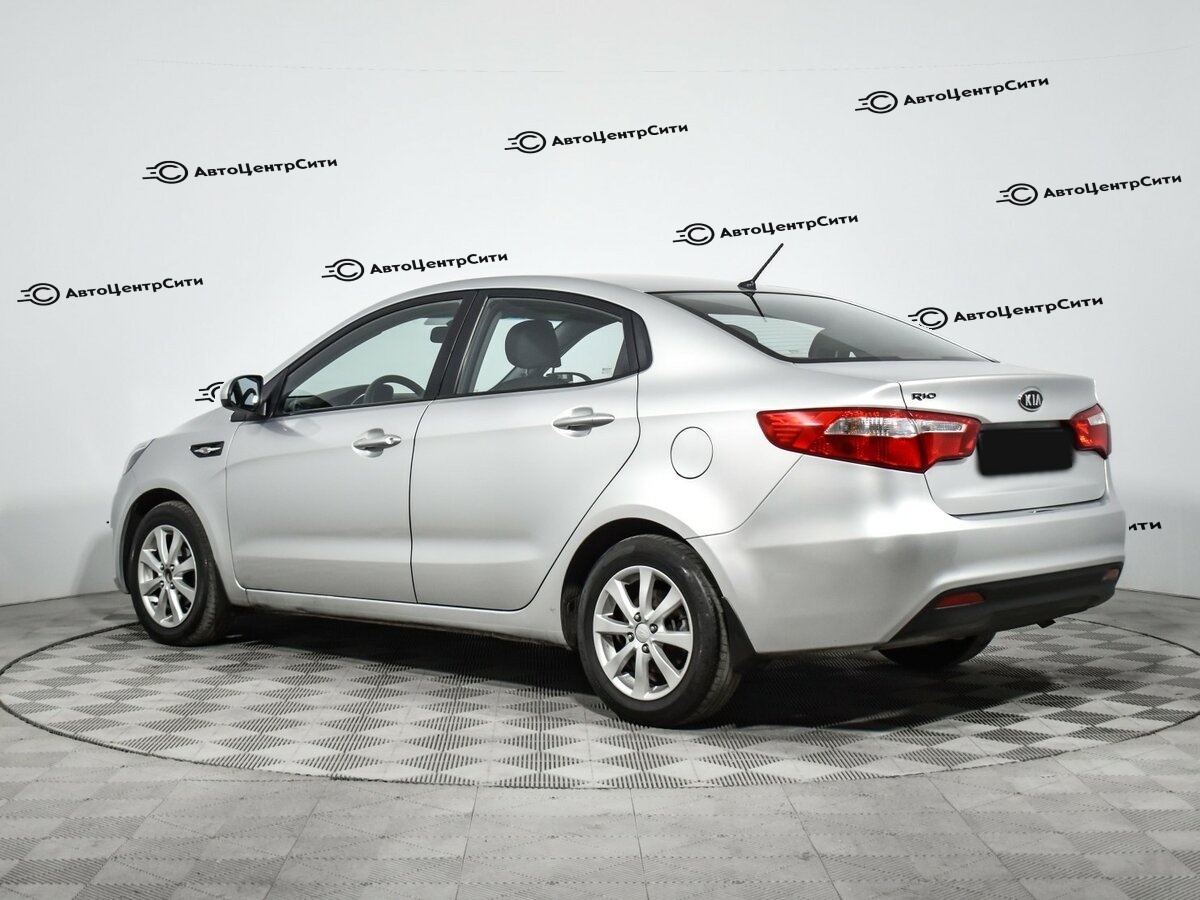Kia Rio с пробегом — 2012 год. Фото: #6