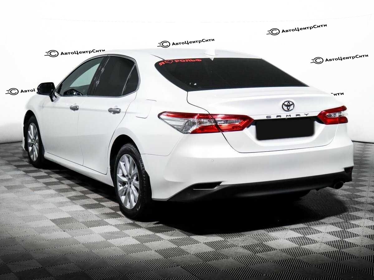 Toyota Camry с пробегом — 2019 год. Фото: #6