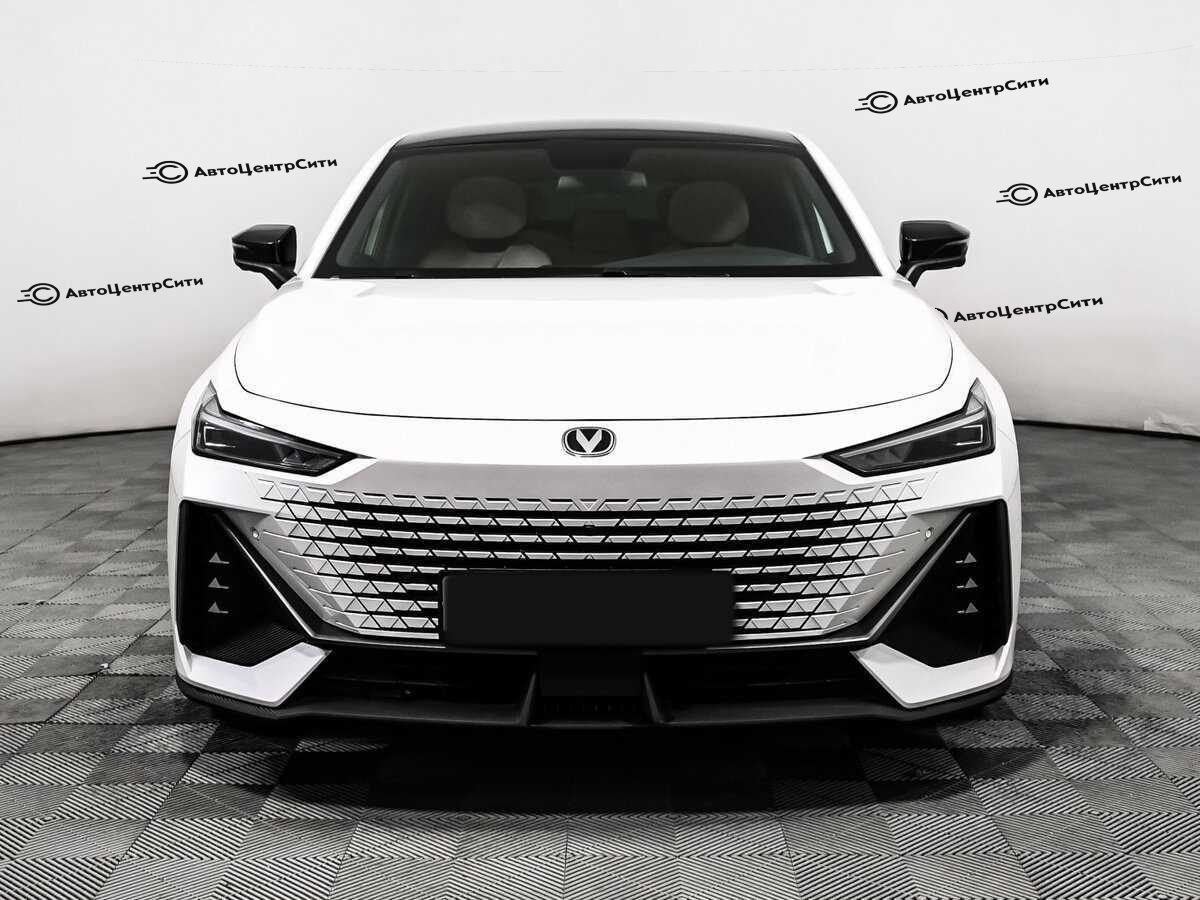 Changan UNI-V с пробегом — 2023 год. Фото: #1