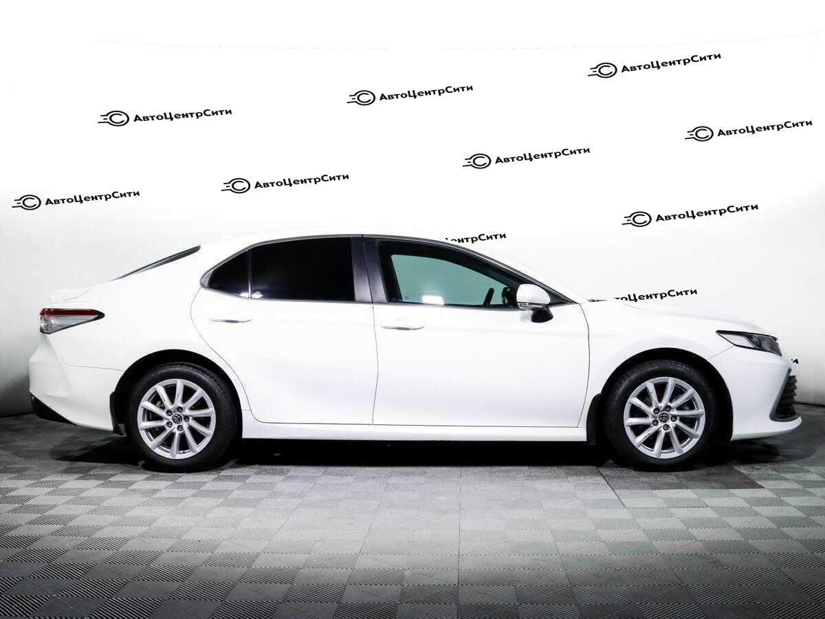 Toyota Camry с пробегом — 2021 год. Фото: #3
