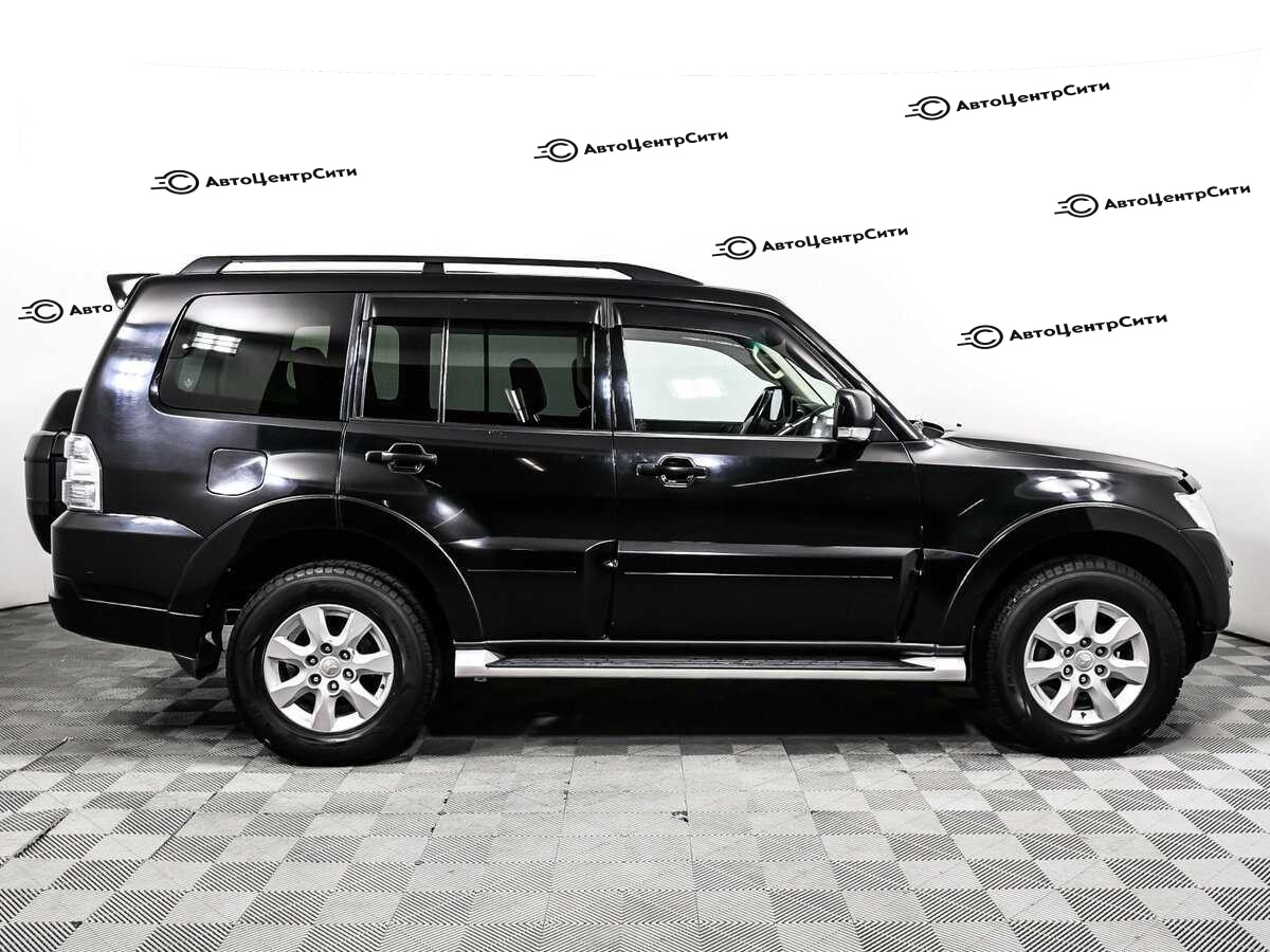 Mitsubishi Pajero с пробегом — 2015 год. Фото: #3