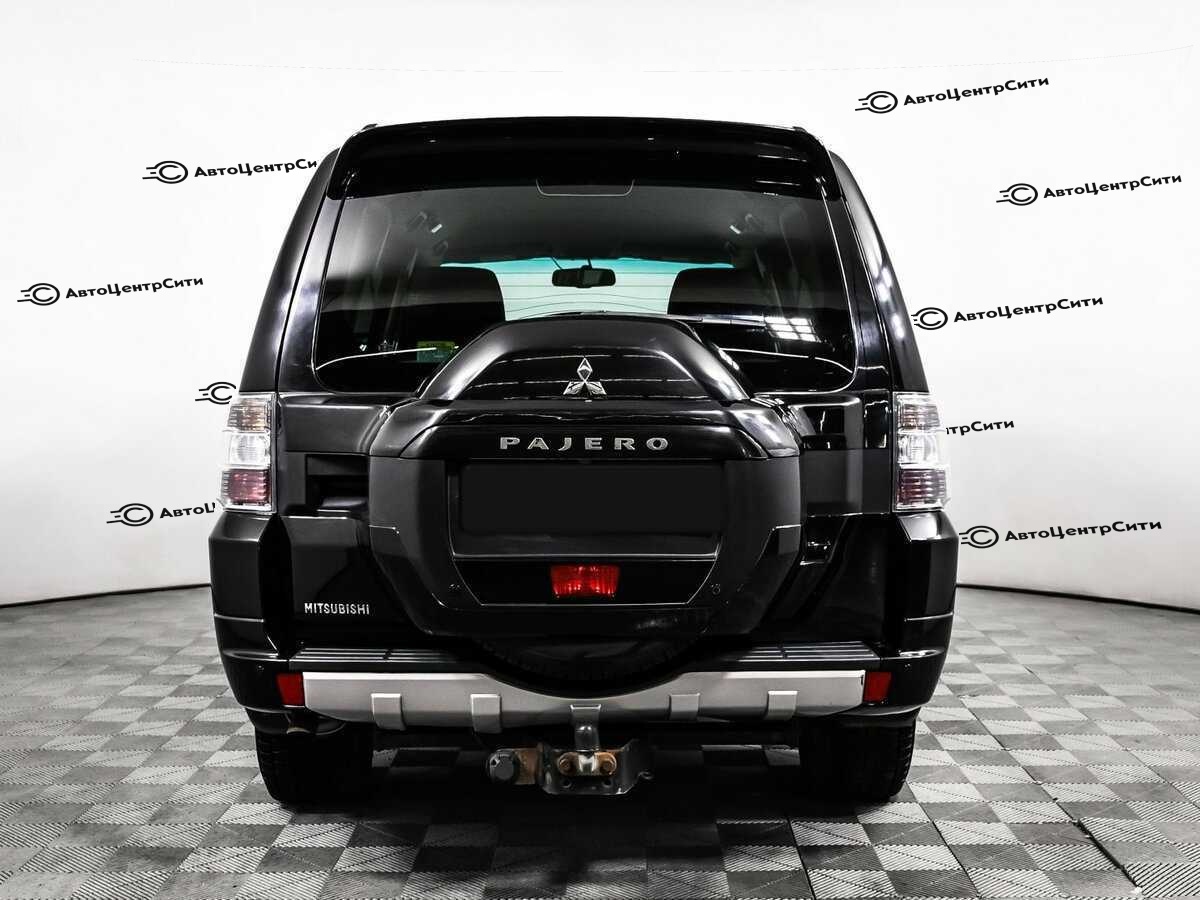 Mitsubishi Pajero с пробегом — 2015 год. Фото: #5