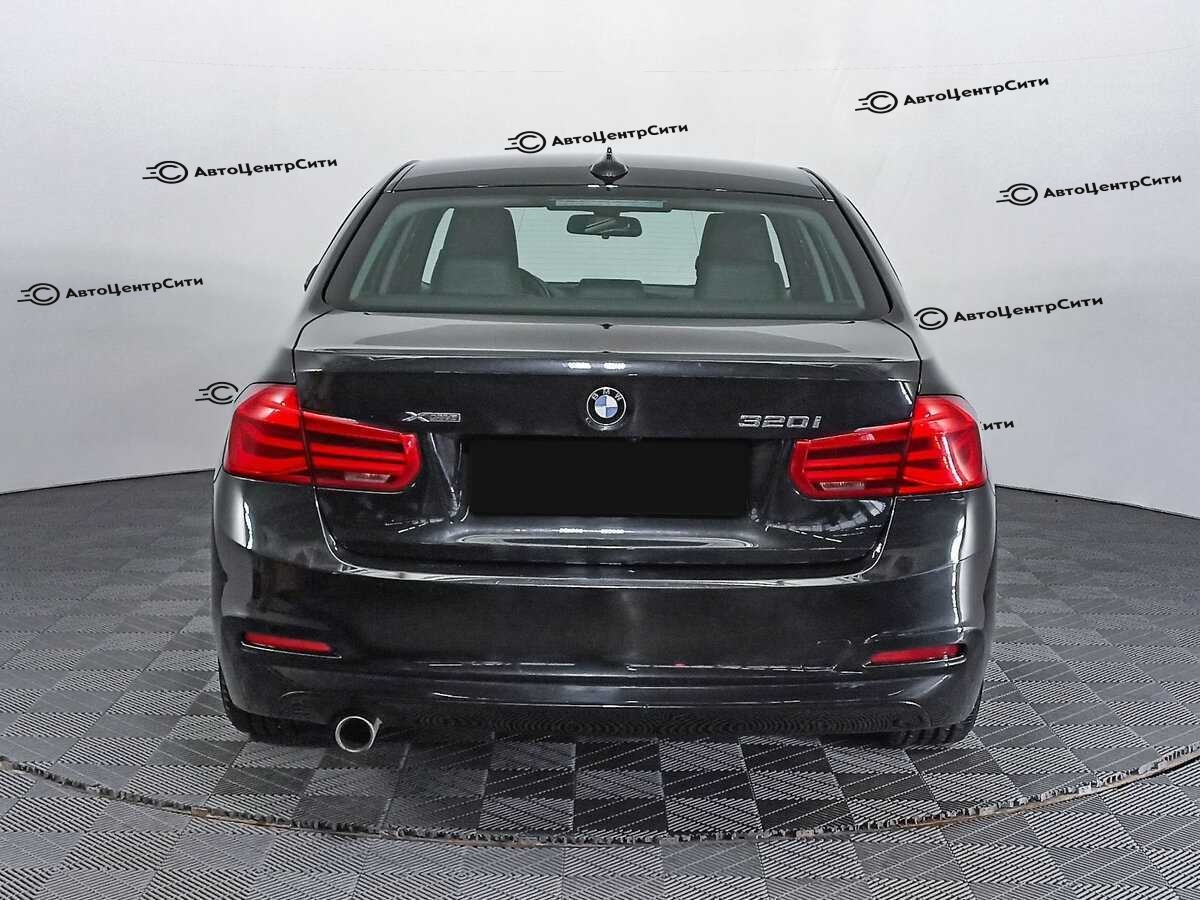 BMW 3 серии с пробегом — 2018 год. Фото: #4