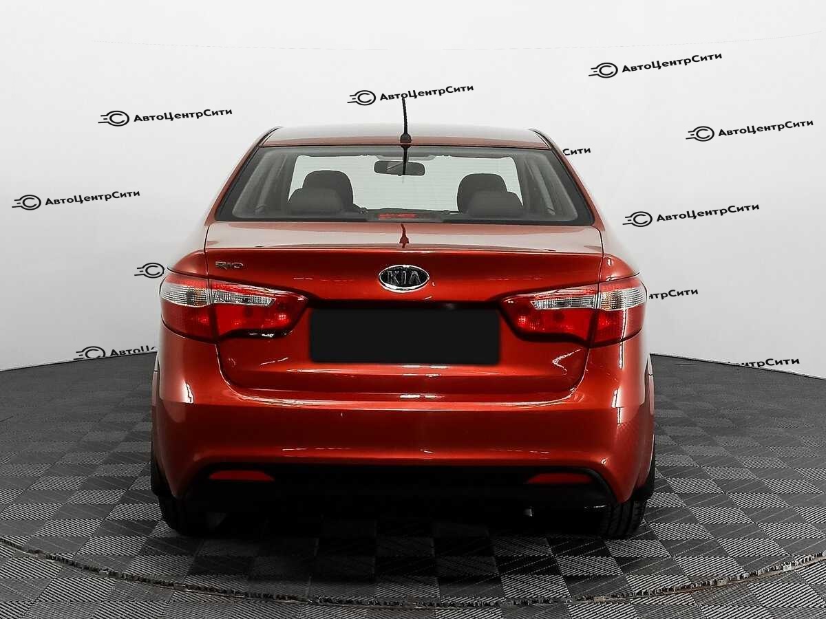 Kia Rio с пробегом — 2012 год. Фото: #4