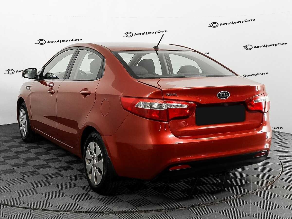 Kia Rio с пробегом — 2012 год. Фото: #5