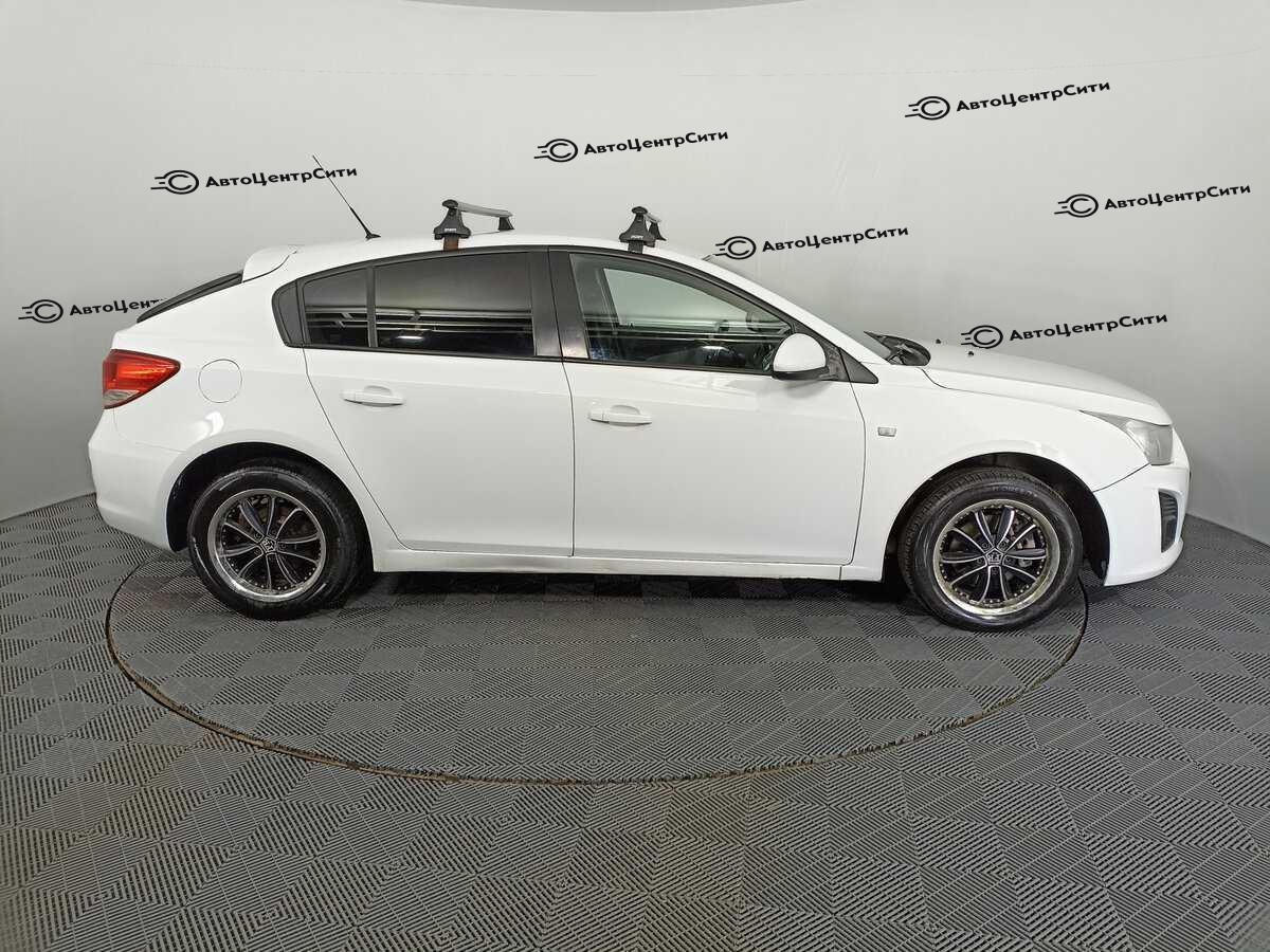 Chevrolet Cruze с пробегом — 2013 год. Фото: #3