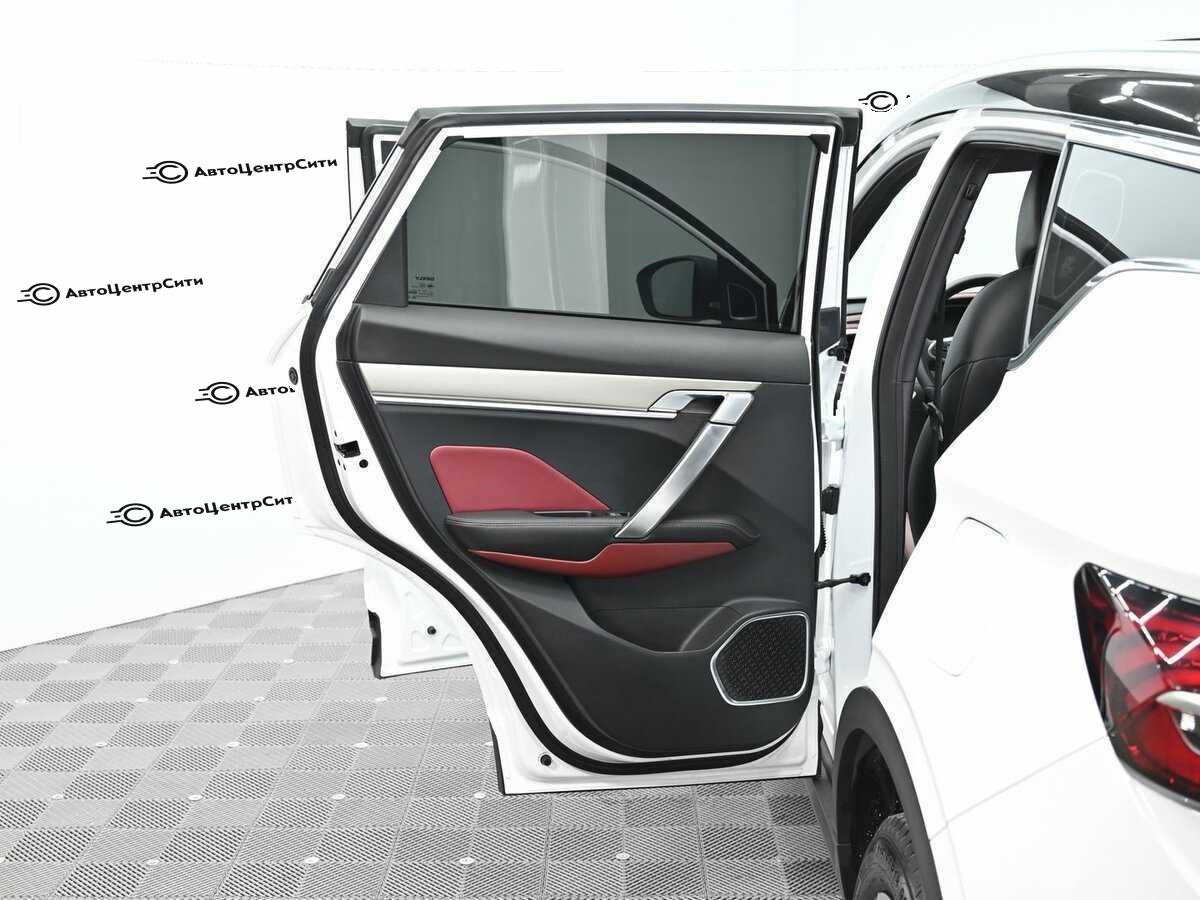 Geely Coolray с пробегом — 2022 год. Фото: #18