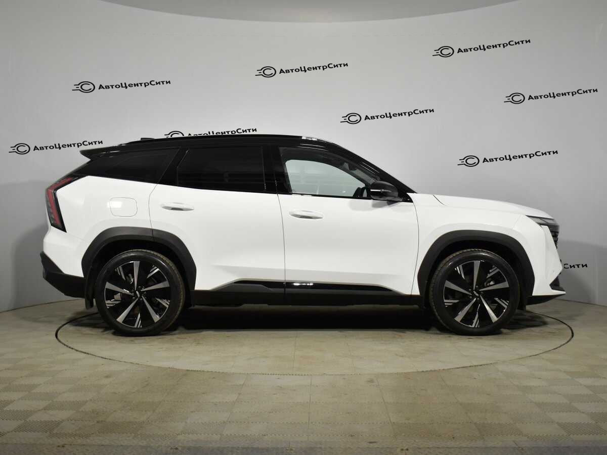 Geely Atlas с пробегом — 2024 год. Фото: #3