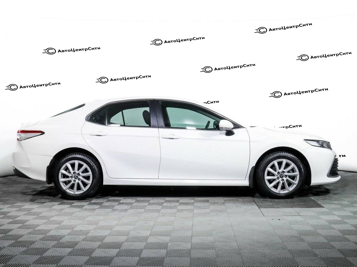 Toyota Camry с пробегом — 2021 год. Фото: #3