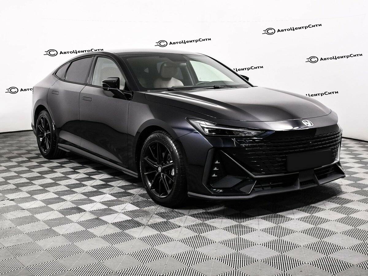 Changan UNI-V с пробегом — 2022 год. Фото: #2