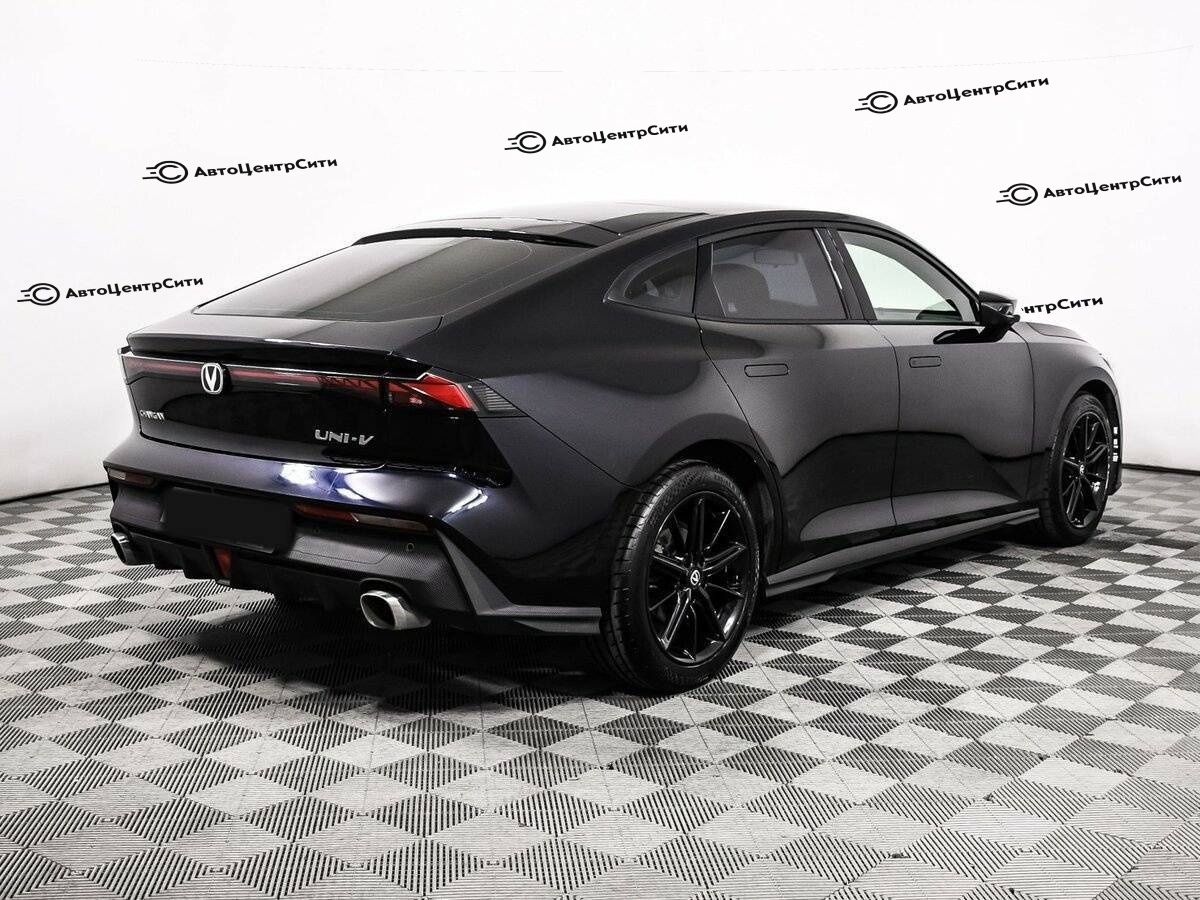 Changan UNI-V с пробегом — 2022 год. Фото: #4