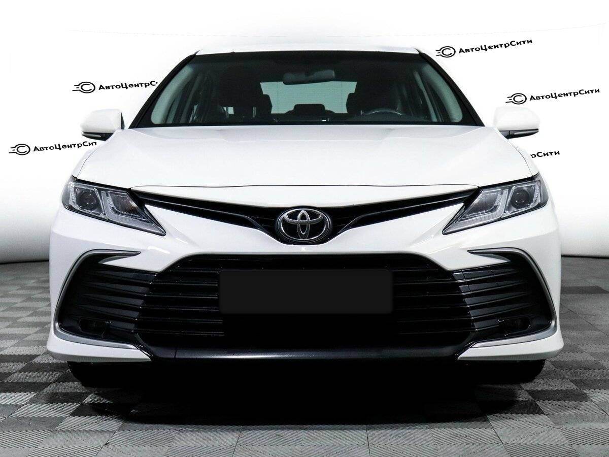 Toyota Camry с пробегом — 2021 год. Фото: #1