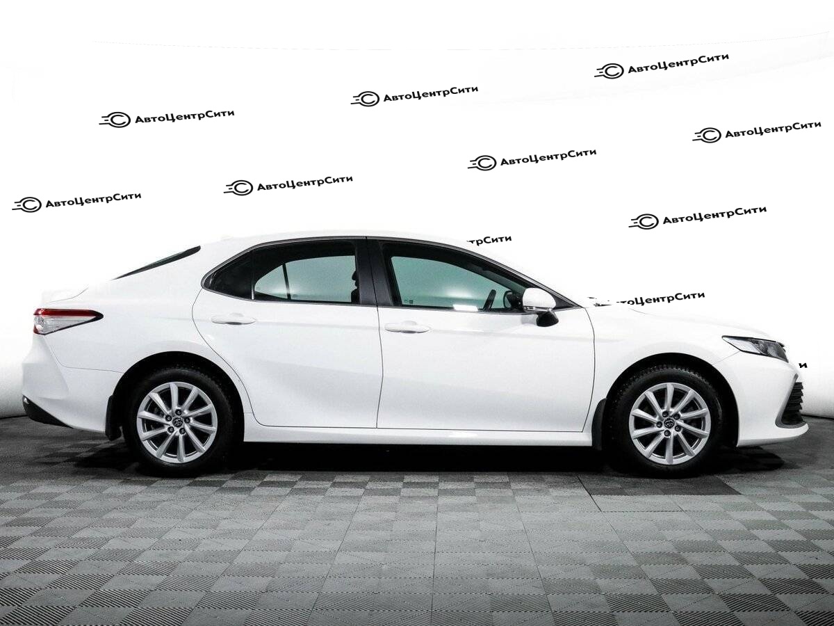 Toyota Camry с пробегом — 2021 год. Фото: #3