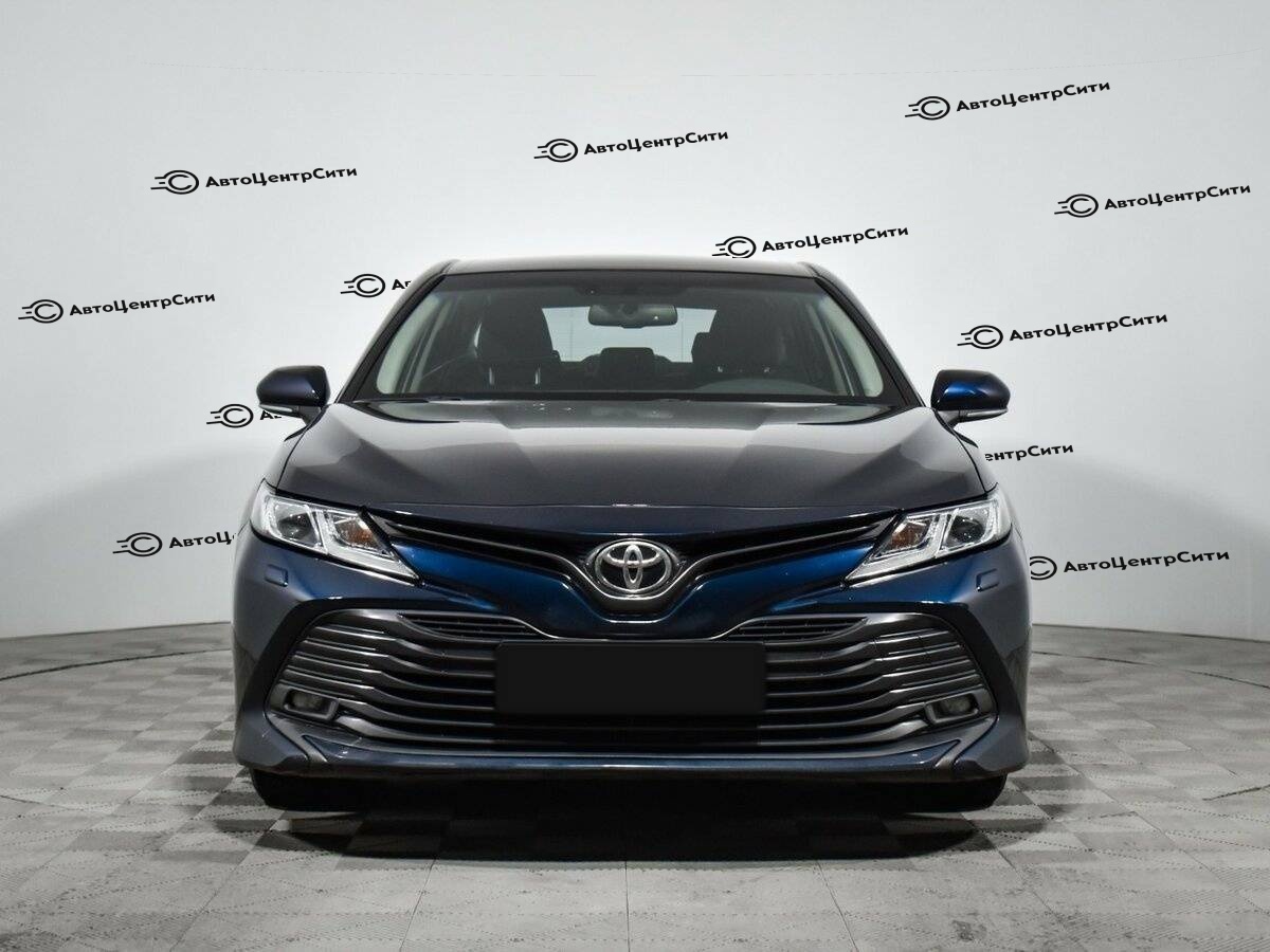 Toyota Camry с пробегом — 2019 год. Фото: #1