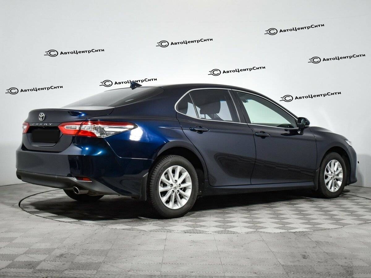 Toyota Camry с пробегом — 2019 год. Фото: #3