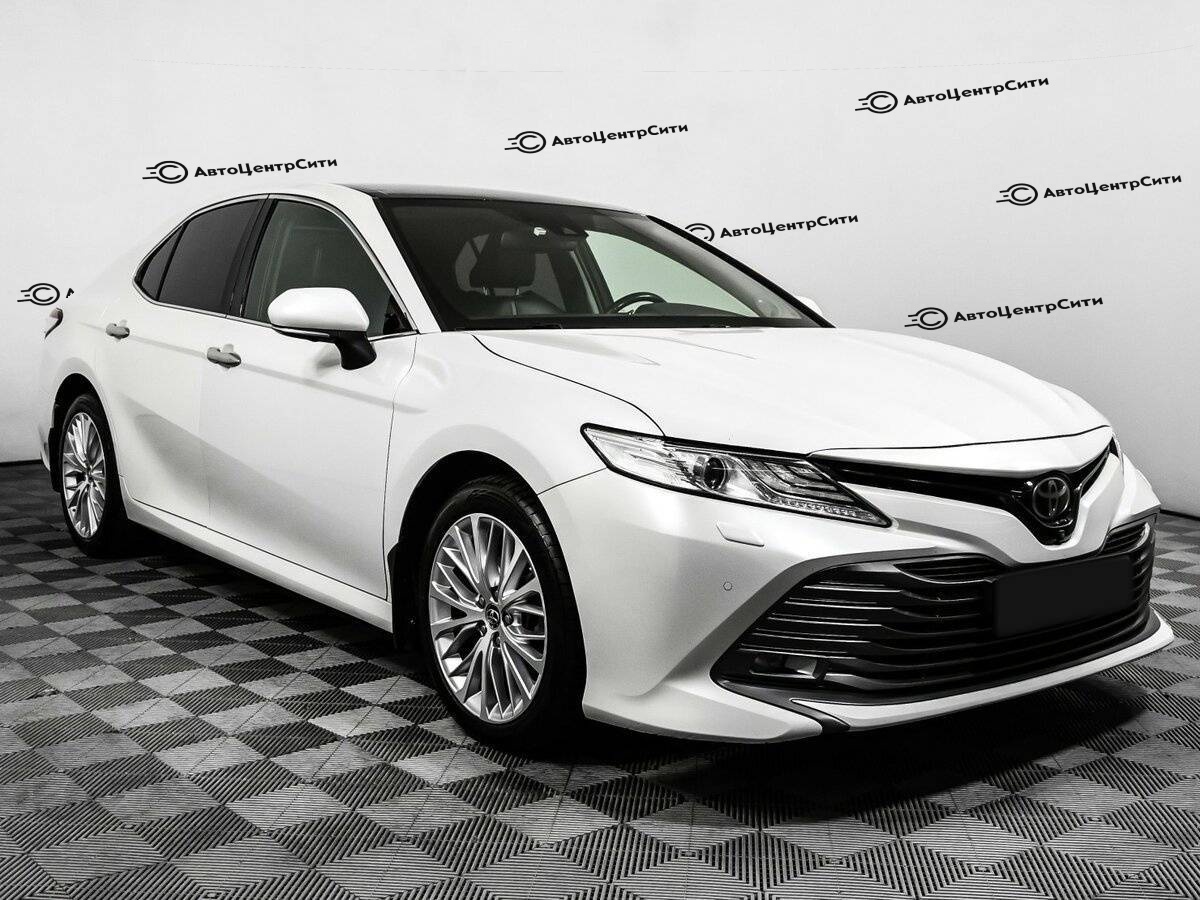 Toyota Camry с пробегом — 2019 год. Фото: #2