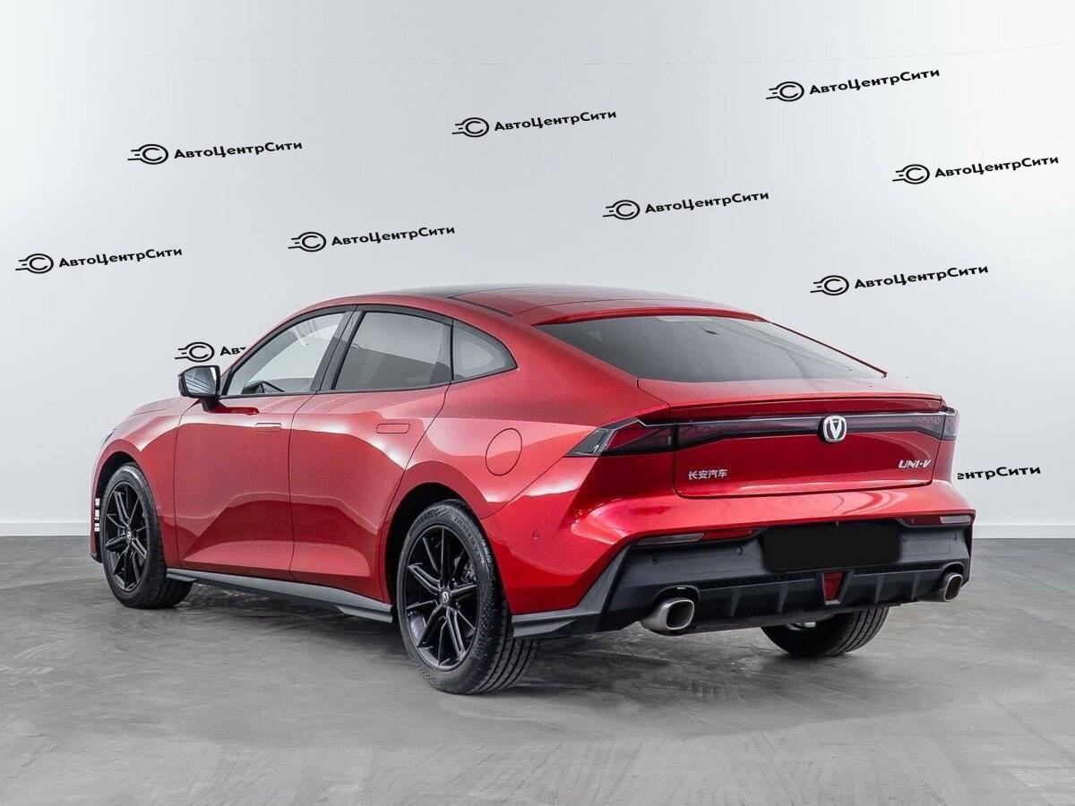 Changan UNI-V с пробегом — 2023 год. Фото: #1