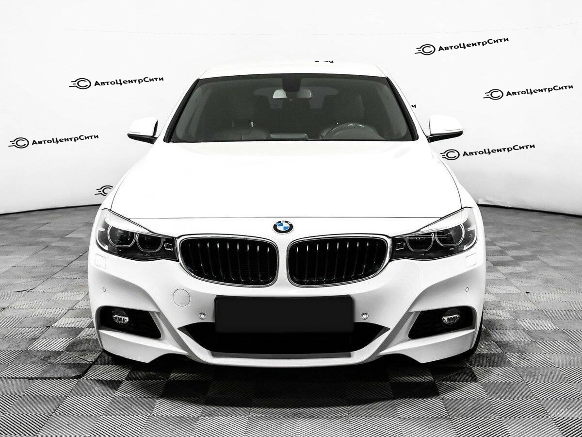 BMW 3 серии с пробегом — 2018 год. Фото: #1