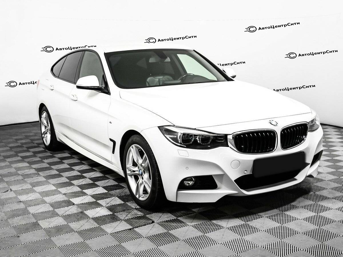 BMW 3 серии с пробегом — 2018 год. Фото: #2