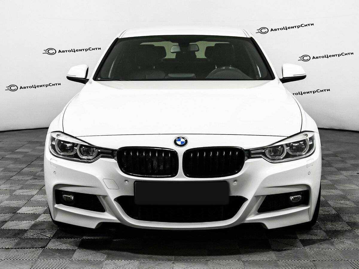 BMW 3 серии с пробегом — 2018 год. Фото: #1