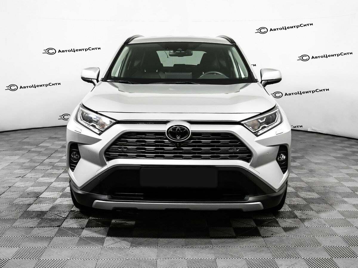 Toyota RAV4 с пробегом — 2021 год. Фото: #1