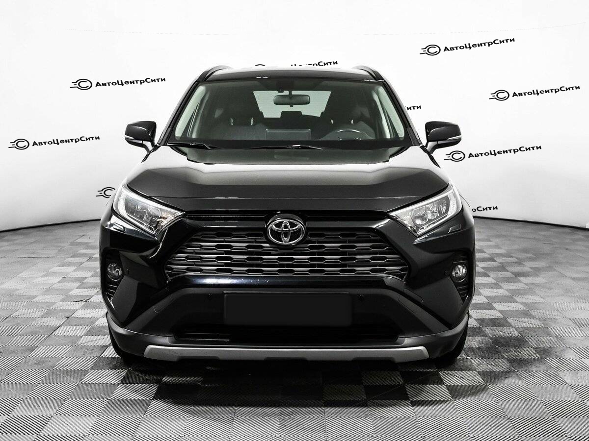 Toyota RAV4 с пробегом — 2020 год. Фото: #1