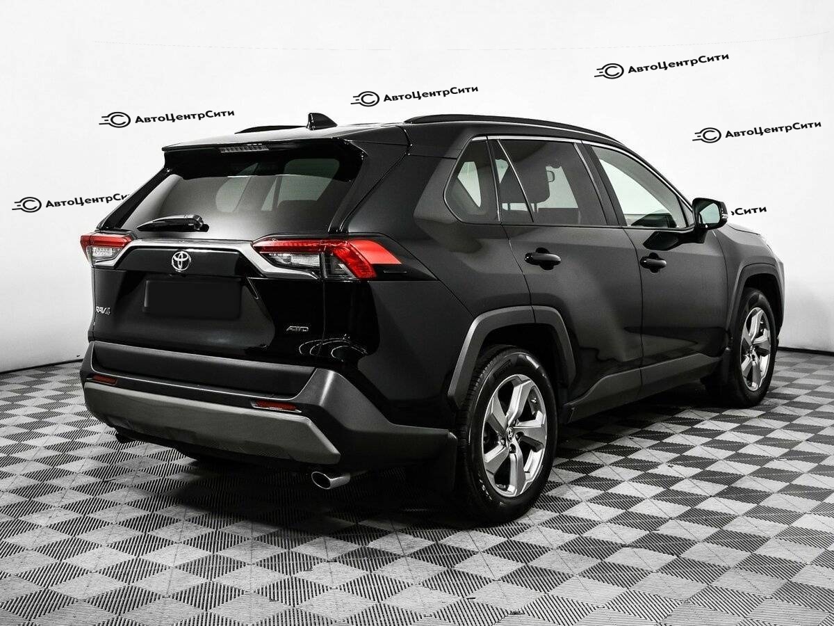 Toyota RAV4 с пробегом — 2020 год. Фото: #4