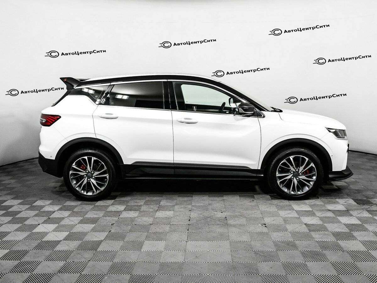 Geely Coolray с пробегом — 2023 год. Фото: #3