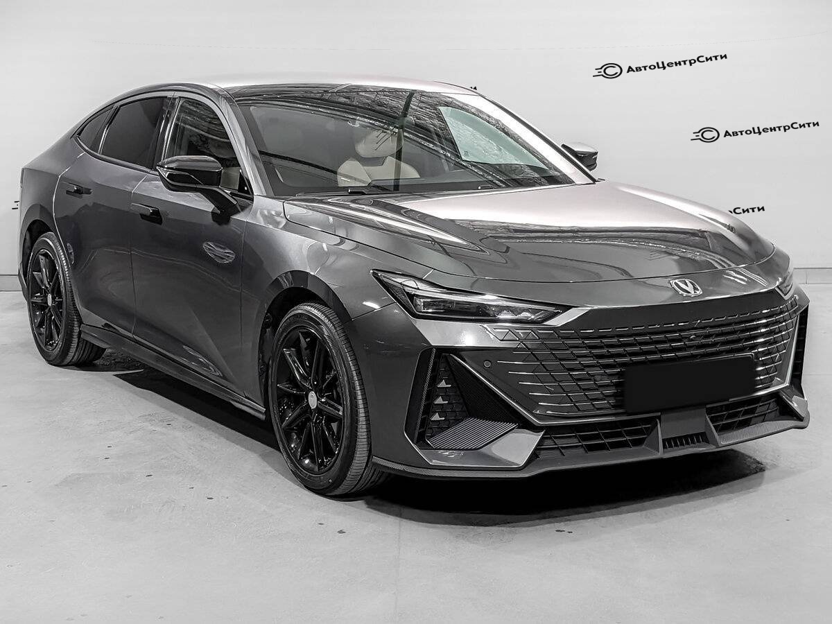 Changan UNI-V с пробегом — 2023 год. Фото: #2