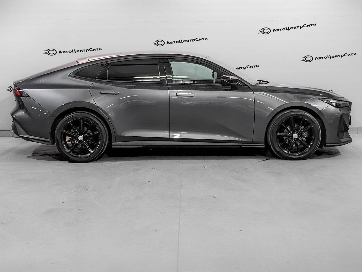 Changan UNI-V с пробегом — 2023 год. Фото: #3