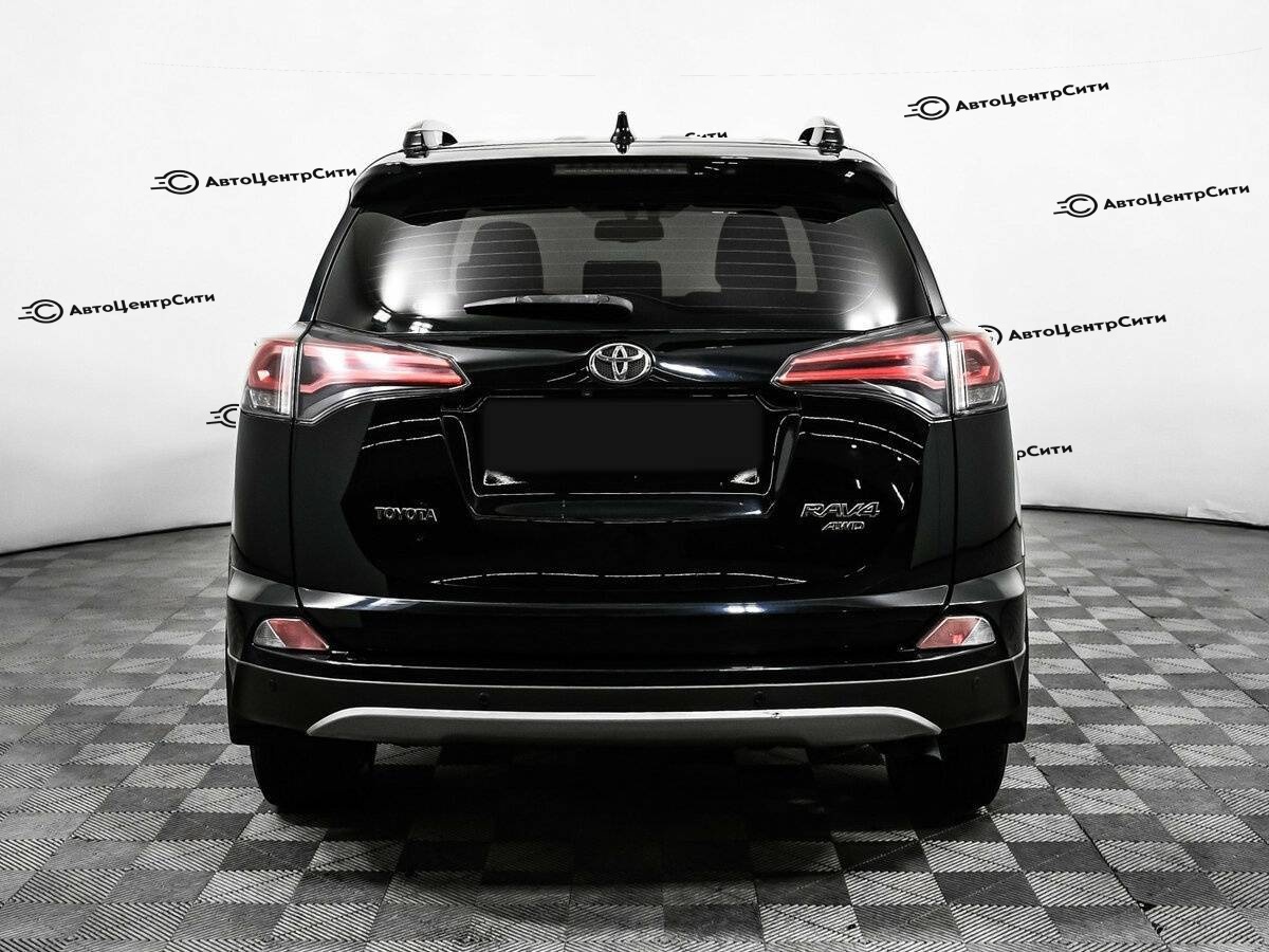 Toyota RAV4 с пробегом — 2017 год. Фото: #5