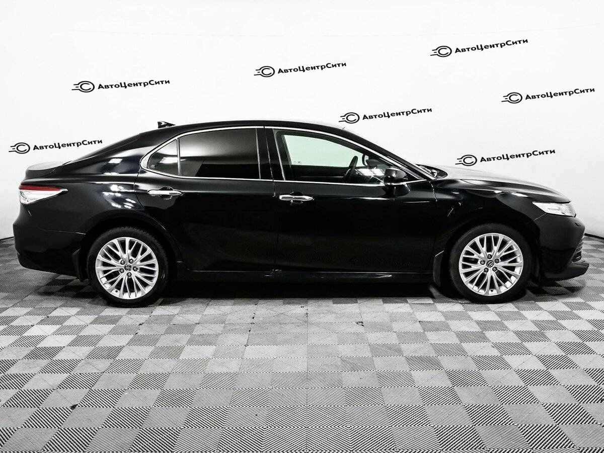 Toyota Camry с пробегом — 2019 год. Фото: #3
